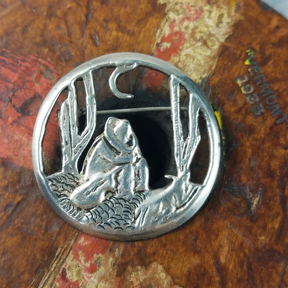 Sterling Silver Mexico Sleeping Man Guitar Cactus Round Brooch Signed 15 grams